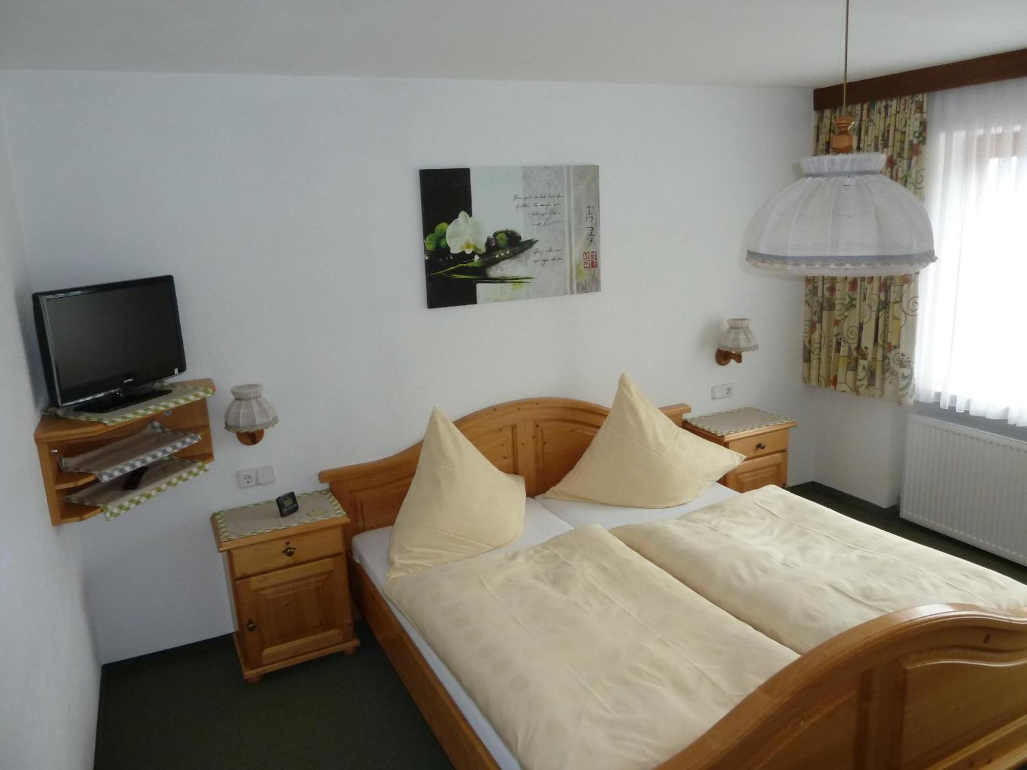 Haus Antonia Hotel Lermoos Szoba fotó