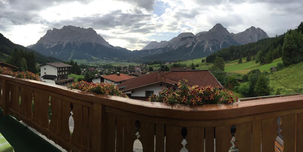 Haus Antonia Hotel Lermoos Kültér fotó